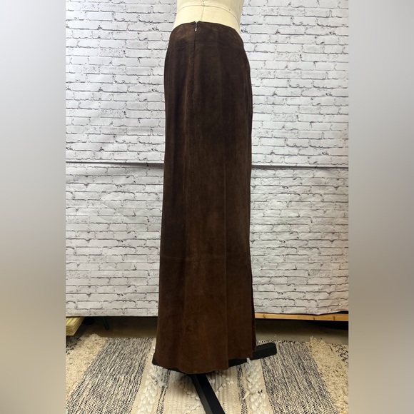 Lord & Taylor | Chocolate 100% Leather Suede Skirt size 8 - Picture 2 of 5